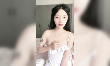 High-color female anchors small rice congee video compilation (2)