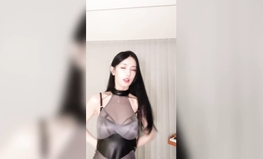 Koleksi 10 klip tarian langsung Ning Yichun (1)