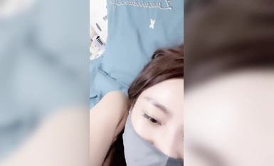 คนดังทางอินเทอร์เน็ตที่มีหน้าตาดีและถุงน่องสีดำหลั่งน้ำตาเพื่อแสวงหาความตื่นเต้นในป่า (4)