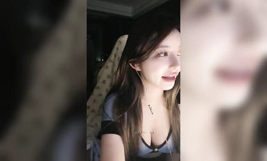 炸裂，神級顏值女神，神似楊冪，大美女【棉棉熊】，「你們這樣插，是不是都想把我插哭」 (4)