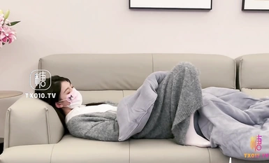 ปรมาจารย์ด้านการฝึกทาสทางเพศ [Mr. Mistress MRTU] จับน้องสาวถุงน่องสีขาวที่กำลังแอบช่วยตัวเองในการฝึกทาสทางเพศ เธอเสิร์ฟไก่ของเธอจากด้านหลังและข้างนอกและแตกในเธอ