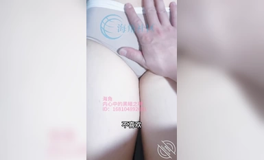 다크 갓 인사이드: 잠옷 차림으로 나를 유혹하는 누이 누이 키스 미트 스틱으로 위협하는 기저귀 대조 누이 섹스 콘돔 스퀴즈 샷