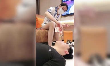 Latihan Ratu Pramugari [Amatur Dibangunkan] Latihan Yang Jarang dan Sangat Tidak Normal Bahasa Kotor dan Bahasa Kotor Ratu untuk Stoking Asli Lelaki Fetish Satu pengalaman baharu Anjing hanya boleh menjadi semakin jahat dan menuntut kepatuhan tanpa syarat