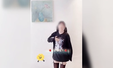 Twitter Lolita〖Y Jiangjiangjiang〗Anjing kecil humanoid yang comel dilatih oleh bapa pemiliknya disentuh keras oleh ayam jantan yang besar