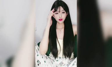 달콤한 여신 '샤오위엔'은 늑대 친구들과 소통하며 늑대 친구들을 놀리고, 스트립쇼를 추며 유혹하는 등 매우 귀엽고 멋진 라이브 쇼에서 가슴, 전기 엉덩이, 분홍색 음부를 모두 클로즈업하여 멋진 흥분을 선보입니다.