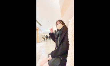 326FCT-093 [喷水、敏感的阴部] 一个非常色情、丰满、屁股像桃子一样的背臀女孩被她的叔叔 Mayu（19 岁）弄得射了两次精。