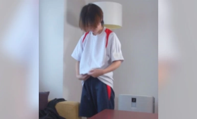 FC2-PPV-4435441 18歲男童氣處女。儘管初吻、失身、在好色的老男人面前亂中出，她還是表示感謝：「謝謝你讓我失身♡」。他真是個好孩子。