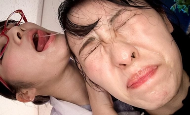 EVIS-530 Lascivious thick saliva spitting face licking lesbian