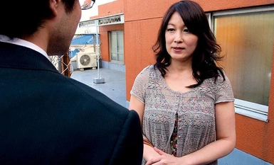 ERDM-102 五十路四十路熟女ナンパ 最近、旦那とSEXレスな奥さんが声掛けされて背徳の浮気SEX生撮り4時間