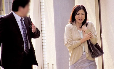 ERDM-102 五十路四十路熟女ナンパ 最近、旦那とSEXレスな奥さんが声掛けされて背徳の浮気SEX生撮り4時間