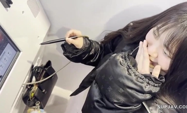 FC2-PPV-4440132 【無/初撮り】※初体験！イチゴのパンツをはいてきた経験人数ゼロのまなちゃん(18)チャラ男に好き放題され、おまけに中出しまでされる。