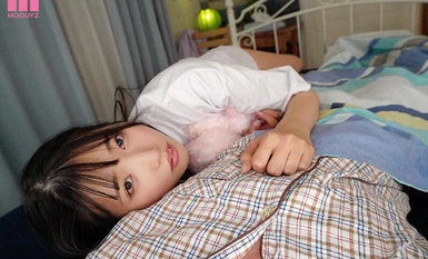 MIDV-708 与厚脸皮的青梅竹马同居的五天 - Hikari Takifuyu