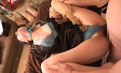 MVSD-603 Salun Rumah Wanita Berkahwin Seorang Isteri Muda Pakar Estetik Sui Tsukinoe Yang Terjatuh ke dalam Batang Besar Kotor Jirannya