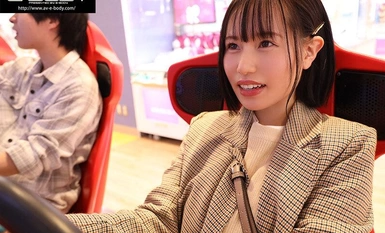 EBWH-101 Khi tôi cởi bỏ quần áo của người bạn gái đầu tiên của mình... cô ấy có làn da trắng ngần, thon thả và xinh đẹp đến khó tin với bộ ngực khủng mà bạn không thể tưởng tượng được nếu mặc quần áo của cô ấy. Tôi phấn khích đến mức đụ cô ấy cho đến khi hết ham muốn tình dục Riisa Kisaragi