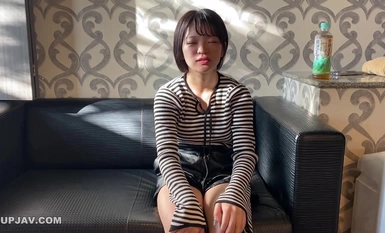 FC2-PPV-4430132 天真爛漫で小柄なEカップ♡『Hで気持ちよくなるのに大事なのは硬さと太さです』と語るフェラ好きに中出し！