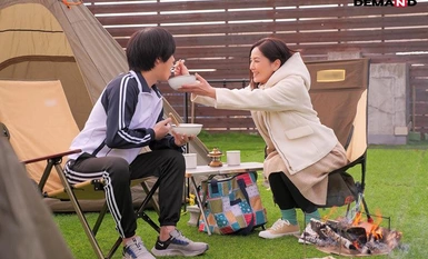 SUWK-018 มาริโกะ โคโตะ แม่นอกใจที่บอกสามีผิด ๆ ว่าเธอจะไปเดี่ยวและมีความสัมพันธ์กับโค้ชรุ่นน้องในโรงเรียนว่ายน้ำของลูกชาย