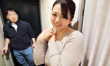 NINE-089 Nang tumawag ako sa isang diet product monitor pick-up, nahanap ko ang isang malibog, malibog na asawa na may malalaking suso at isang bata. Midori (39 taong gulang)