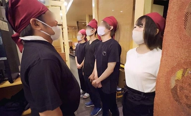 URKK-100 Isang babae sa kolehiyo na seryoso kapag nasa trabaho, ngunit may maluwag na puke at maluwag ang bibig kapag nasa erotikong mood.