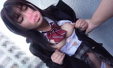 DAVK-093 こんな超スケベ女みたことない【本物ドM淫乱メス保証】恥ずかしがり怯えた瞳の地味な清楚美少女は脱いだら極上クビレボディ【中年男全員Dキス唾液交換→連続イラマ＆生ハメ挿入】絶頂イキ狂い意識混濁アへ顔でぶっ壊れるデカマラ6P乱交SEX