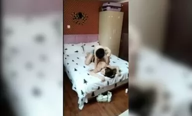 國產TS系列洋洋找個直男幫自己按摩被激烈操射