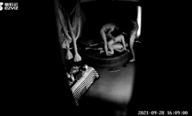 Dirakam secara rahsia di hotel cinta, 4P menunjukkan sukan berbilang orang yang sengit sedang berlangsung