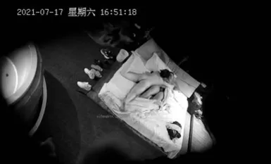 七月新流出情趣酒店偷拍体育馆打羽毛球结识的眼镜少妇星期六打完球直接去开房继续运动没想到那么骚