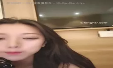 The main host of the RuMoHime multi-day live collection (5)