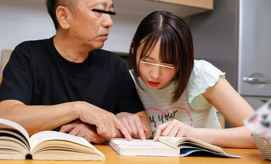 HUNTC-068 纯洁女儿超震撼！我想在不被妻子发现的情况下和女儿做爱！于是，当我们俩一起洗澡时，我就大胆地让她看我勃起的阳具......