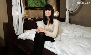 FC2-PPV-4419081 [無碼] [大〇學生播種] 被僵硬的雞巴興奮......“太棒了//感覺很好//”..大學出道第一天中出授精（笑）