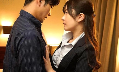 START-057 一位房地產女士的原始性中出生意青空光引誘了一對新婚夫婦的丈夫，他們來看房子並簽訂了合約。