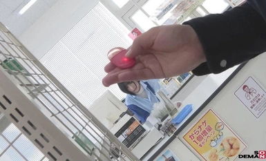 [Mosaic Destruction] SDAM-112 ฉันบังคับสาวพาร์ทไทม์ร้านสะดวกซื้อที่มีการบริการลูกค้าแย่ ๆ ขึ้นมอเตอร์ไซค์ระยะไกลพร้อมเจ้าเสน่ห์และทำให้เธอไม่หยุดยั้ง! เปิดได้ทุกที่ในร้านแม้ในขณะที่คุณอยู่ที่ทำงาน! ถ้าคุณใส่มันเข้าไปในหีเปียกของเธอ เธอจะคลั่งไคล้เซ็กส์แตก