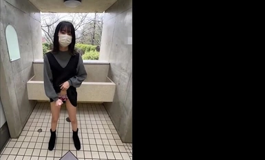 FC2-PPV-4404510 公園の駐車場で休憩している作業員の隣で車内露出おなにーを強"要”されて愛液を垂らす剛毛女子大生！我慢汁まみれのちんぽ掃除を終わらせてトイレ内でガニ股痙攣絶頂後に立ちバックでマ◯コ痙攣絶頂！