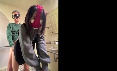 FC2-PPV-4404510 公園の駐車場で休憩している作業員の隣で車内露出おなにーを強"要”されて愛液を垂らす剛毛女子大生！我慢汁まみれのちんぽ掃除を終わらせてトイレ内でガニ股痙攣絶頂後に立ちバックでマ◯コ痙攣絶頂！