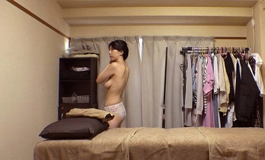 NSM-056 媚薬オイルマッサージ 痴●盗撮＆中出し素人娘VOL.56 超強力媚薬を配合したマッサージオイルを施術中に知らずに塗りこまれたオンナは、身体の火照りに驚き、チ〇ポを欲しがる自分に戸惑い、垂れ出したマン汁に恥ずかしがりながらも生ハメ中出しまで欲してしまう！