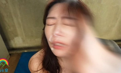 SORA-528 ``มาลักพาตัวภรรยาคนดังผู้หยิ่งผยองคนนี้กันเถอะ 555'' ผู้หญิงที่แต่งงานแล้วที่เดินไปรอบๆ ย่านใจกลางเมืองถูกลักพาตัวพร้อมยานอนหลับ และหากเธอขัดขืน เธอจะถูกตบซ้ำแล้วซ้ำอีกจนร้องไห้! วงกลมกลุ่มครึ่งเมล็ด ● นามิโทกาวะ