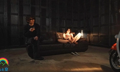 SORA-528 ``มาลักพาตัวภรรยาคนดังผู้หยิ่งผยองคนนี้กันเถอะ 555'' ผู้หญิงที่แต่งงานแล้วที่เดินไปรอบๆ ย่านใจกลางเมืองถูกลักพาตัวพร้อมยานอนหลับ และหากเธอขัดขืน เธอจะถูกตบซ้ำแล้วซ้ำอีกจนร้องไห้! วงกลมกลุ่มครึ่งเมล็ด ● นามิโทกาวะ