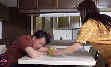 FJIN-021 悪女エステ むちむち巨乳尻で1cm布越で擦り付け誘惑し甘焦らしする美女にのめり込んでしまった僕は… あやせ舞菜