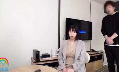 SORA-526 2-peringkat kebejatan lengkap NTR Seorang isteri berpayudara besar gemuk berkulit cerah dibuat gila oleh seorang senior yang kaya berulang kali dengan sistem pembayaran teratas Kes.1 Kes video seks PB Isteri.2 Bayaran tertinggi najis payudara NTR