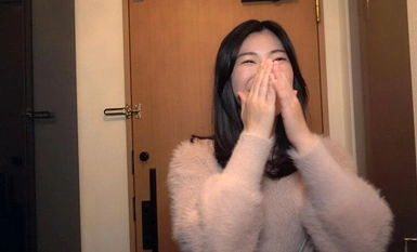 PKPD-300 Nakadashi 房酒文件，严重色情新人与三个朋友，Hibiki Karen。