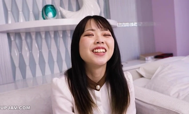 FC2-PPV-4403064 5/9まで限定999pt!【19歳・オススメ】周りに影響されやすい　ま　だ　純　粋　な　が　き　ん　ちょ　※無修整・生中出し・手コキ射精。