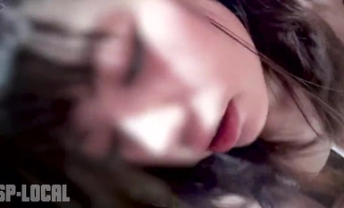 FC2-PPV-4411730 [無/業餘] 一位看起來年輕的36歲已婚婦女，她說她正在從照片採訪中獲取素材，但在她意識到之前，她有很多中出性愛