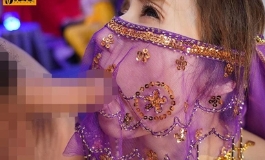 WAAA-372 超級嚴格的女上司在性愛女主人工作，所以我偷偷地給了她一份戀物工作 JULIA