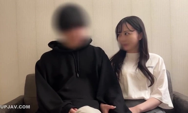 FC2-PPV-4412295 [#120] 我对一个没什么经验的偶像面孔一见钟情，进了一家酒店！教你如何与经验丰富的女孩拍好性爱戏。