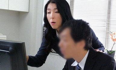 [Mosaic Destruction]OFKU-221 Ibu mertua bekerja di tempat kerja yang sama Kiyoka Toyosaki tidak dapat menahan godaan tubuh montoknya.