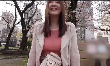 FC2-PPV-4408817 3 hari! DISKAUN 70% [Tangkapan pertama] [Penampilan muka] Kecantikan berkulit cerah dengan kecantikan yang tenang dan daya tarikan seksual. Berjalan sambil melihat bunga sakura dengan payudara F-cup semula jadi yang indah bergoyang dan tan