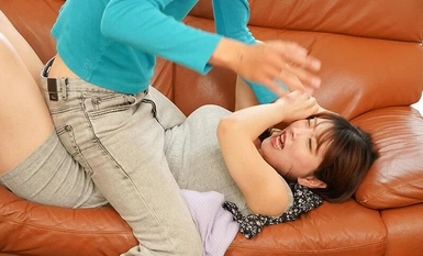 SAN-235 DV지원센터 직원과 사랑에 빠지면 그 사람도 DV였다 신촌 아카리