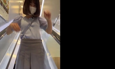 FC2-PPV-4404422 拥有绝对领地的女大学生！她是一名大学生，拥有大片毛茸茸的区域！她是一个拥有大屁股和大屁股的年轻女子！