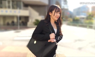 FC2-PPV-4404909 [Terhad] Payudara besar montok dan sut ketat! Seorang graduan baru berusia 22 tahun dengan raksasa keinginan seksual. Saya ponteng kerja dan melakukan hubungan seks krim berpeluh sambil memakai sut semasa keluar.