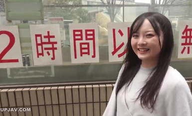 FC2-PPV-4401493 初撮影・顔出し！！本日まで限定！！とびっきり清楚で美人な新人女◯アナ風エステティシャンが僕に絶対服従！！ギンギンに勃起した性器を舐め回しオイルで怪しく輝く美白の裸体に2回生中出し！！