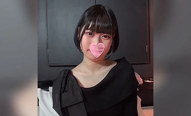 FC2-PPV-4403172 165cm/Dカップ。ラーメン店で働く料理好きな20歳。年上タイプの利きラーメンならぬ利きフェラ。ナマ肉棒でイキまくり絶頂！膣奥にマシマシ中出し！レビュー特典/エロフェラ口内射精！